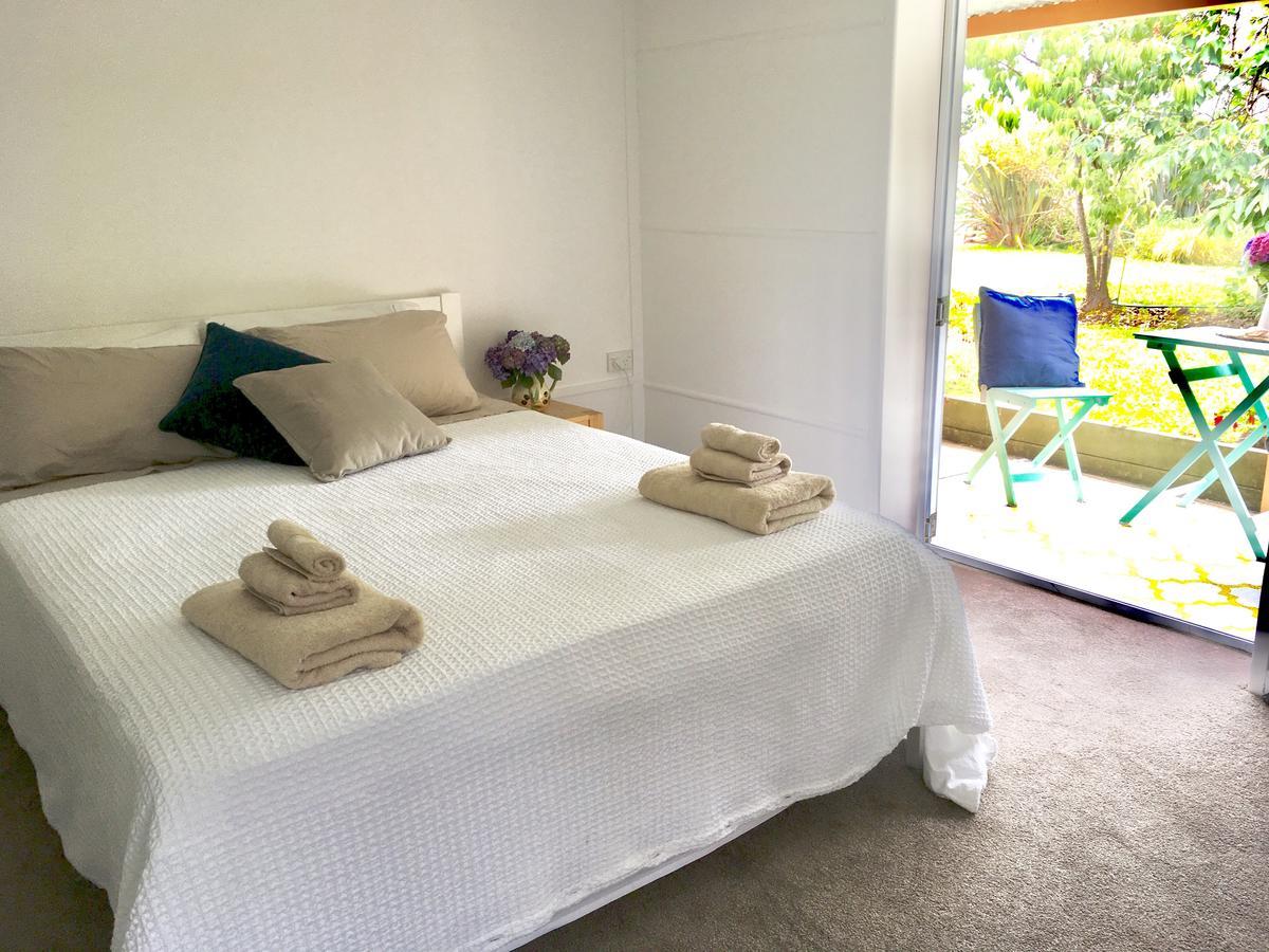 Oneroa Gardens Bed & Breakfast エクステリア 写真